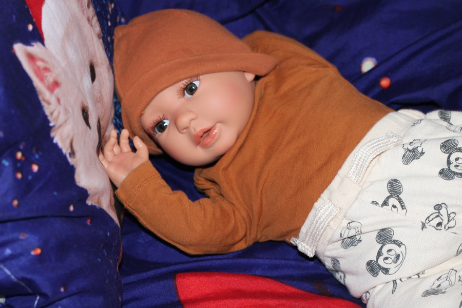  Realistická bábika Brend 01