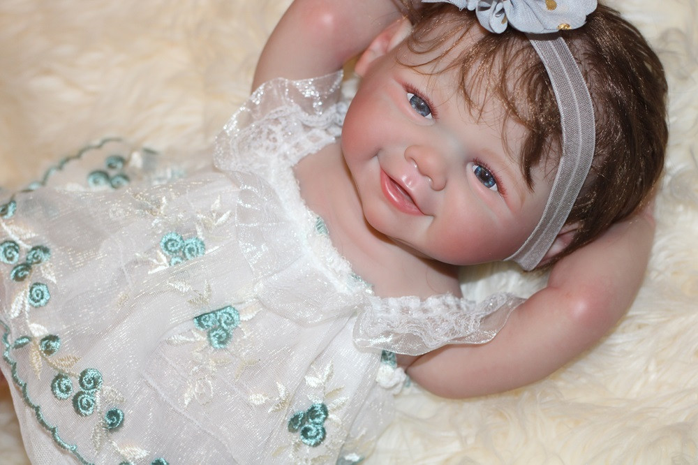 Realistická celovinylová bábika Zuzka