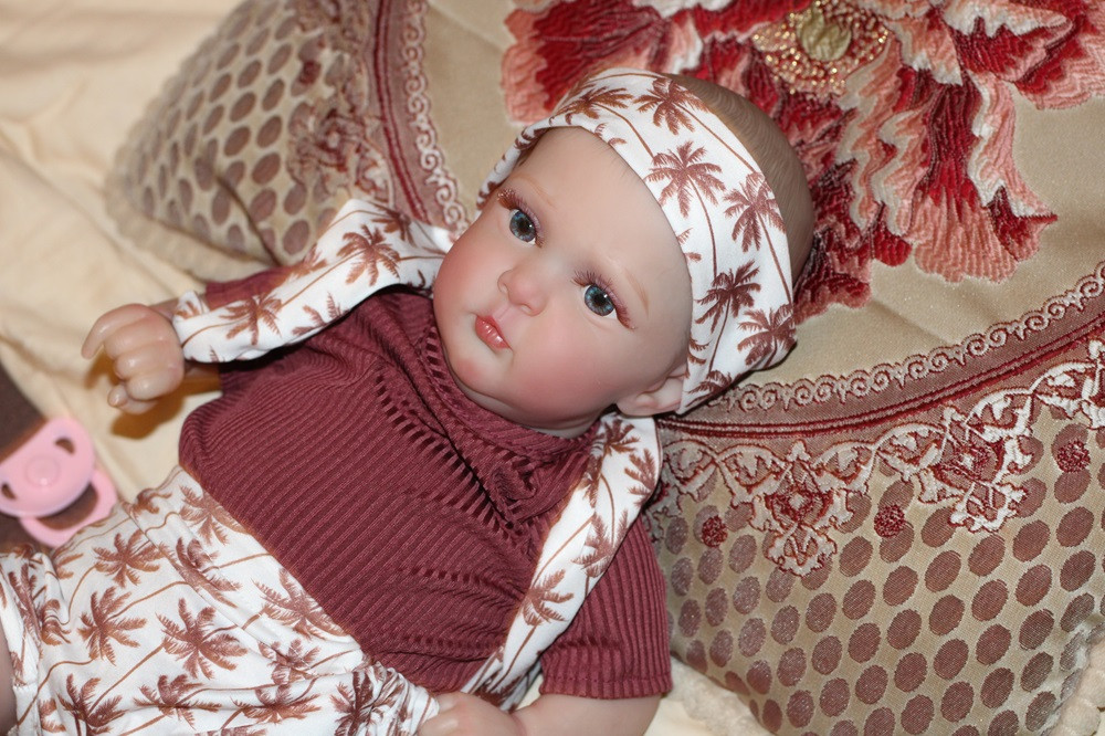 Agata realistická bábika