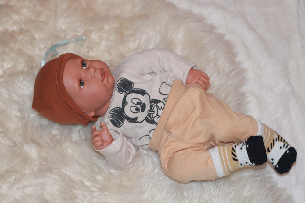  Realistická bábika PAUL 04