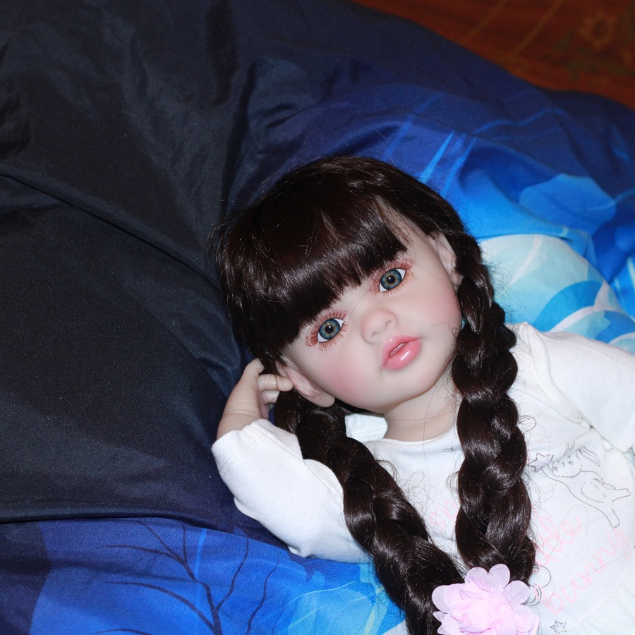 Realistická  celovinylová bábika 500