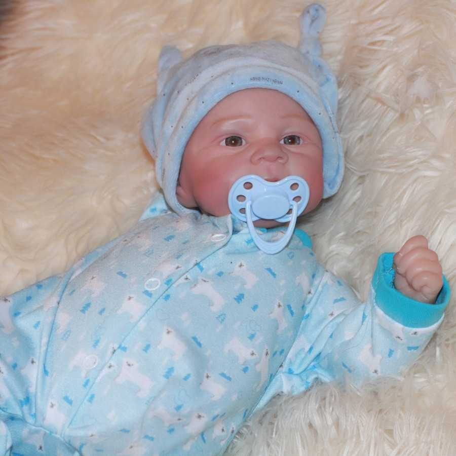 Realistická bábika Maroš