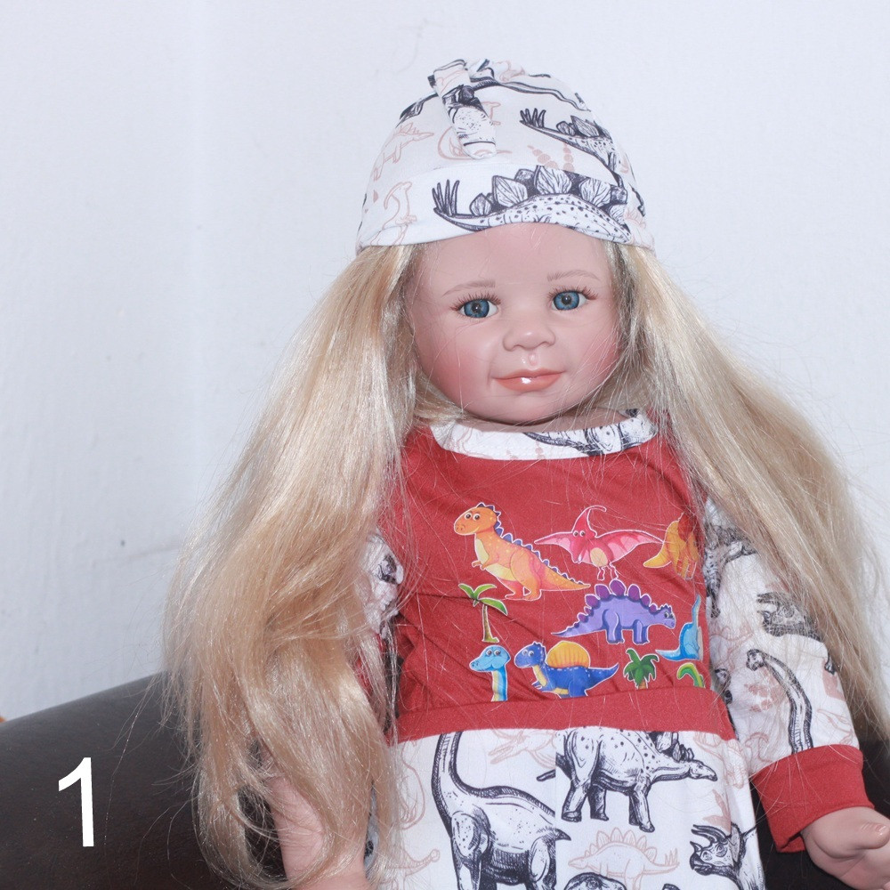 Britta  v rôzných súpravách zberateľská bábika