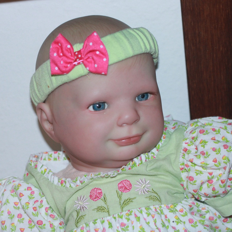  Daniela v rôzných šatkách